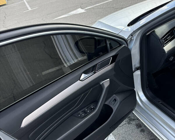 Сірий Фольксваген Пассат, об'ємом двигуна 1.97 л та пробігом 163 тис. км за 18500 $, фото 18 на Automoto.ua