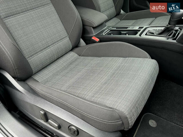 Серый Фольксваген Пассат, объемом двигателя 1.97 л и пробегом 227 тыс. км за 20499 $, фото 72 на Automoto.ua