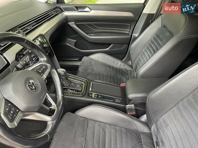 Серый Фольксваген Пассат, объемом двигателя 1.97 л и пробегом 188 тыс. км за 22500 $, фото 19 на Automoto.ua