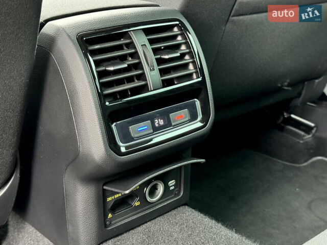 Серый Фольксваген Пассат, объемом двигателя 1.97 л и пробегом 227 тыс. км за 20499 $, фото 62 на Automoto.ua