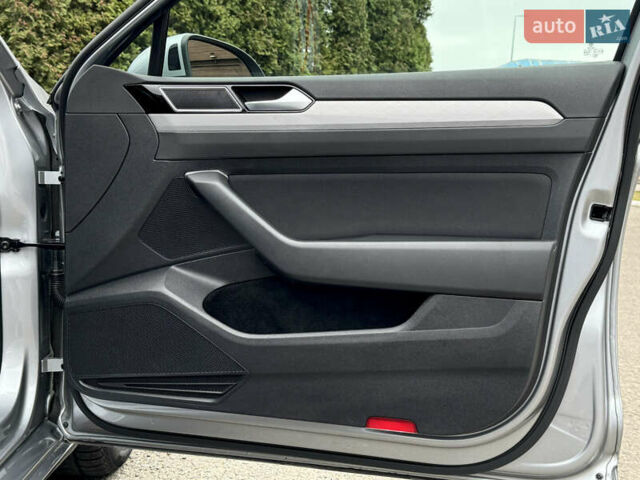 Серый Фольксваген Пассат, объемом двигателя 1.97 л и пробегом 227 тыс. км за 20499 $, фото 71 на Automoto.ua