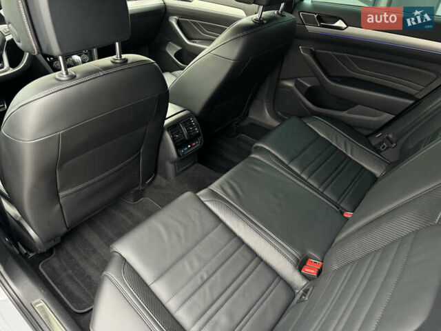 Сірий Фольксваген Пассат, об'ємом двигуна 2 л та пробігом 248 тис. км за 25800 $, фото 32 на Automoto.ua