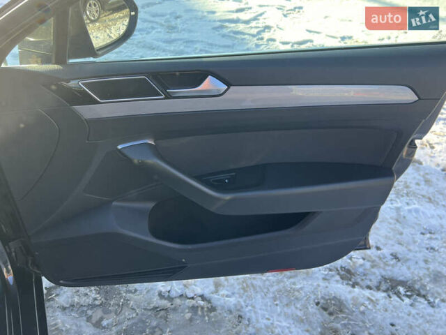 Сірий Фольксваген Пассат, об'ємом двигуна 1.97 л та пробігом 233 тис. км за 19932 $, фото 24 на Automoto.ua