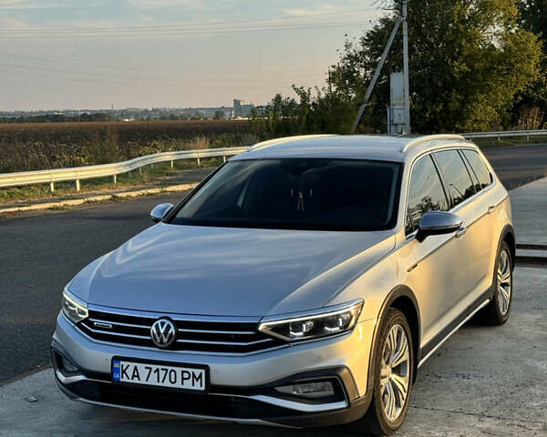 Серый Фольксваген Пассат, объемом двигателя 1.97 л и пробегом 275 тыс. км за 24850 $, фото 2 на Automoto.ua