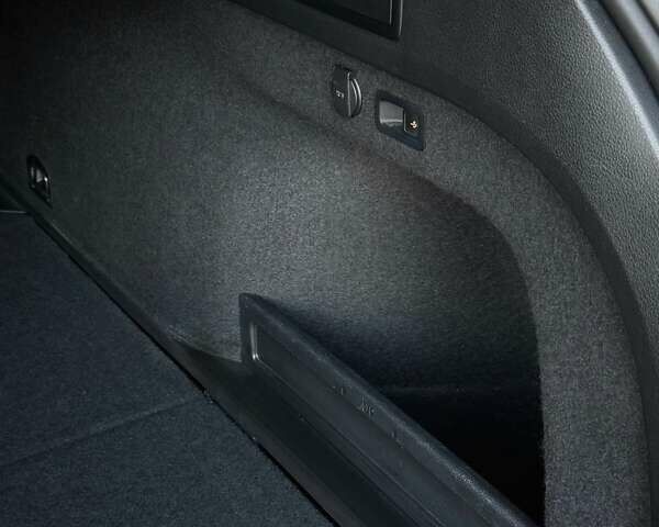 Серый Фольксваген Пассат, объемом двигателя 1.97 л и пробегом 148 тыс. км за 23200 $, фото 50 на Automoto.ua