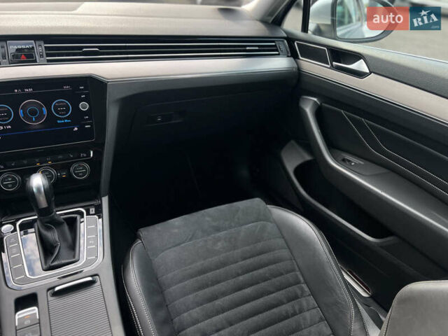 Сірий Фольксваген Пассат, об'ємом двигуна 2 л та пробігом 293 тис. км за 18200 $, фото 40 на Automoto.ua