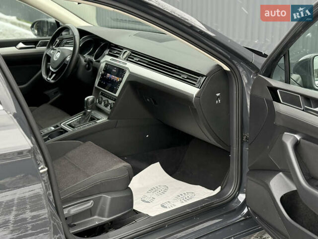 Сірий Фольксваген Пассат, об'ємом двигуна 1.97 л та пробігом 231 тис. км за 16950 $, фото 49 на Automoto.ua