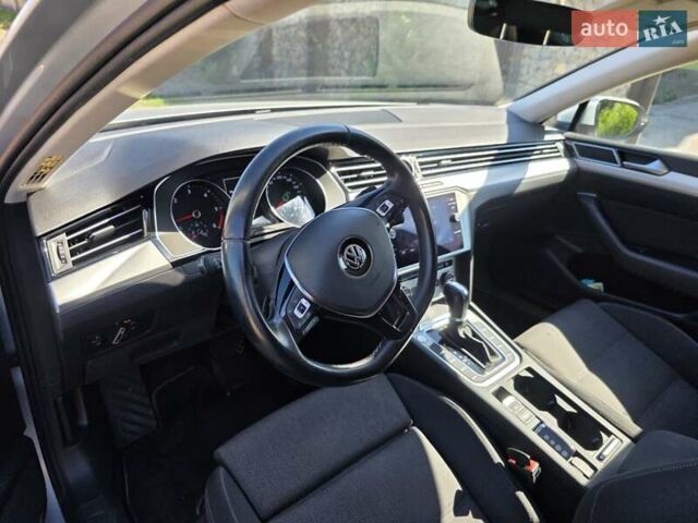 Серый Фольксваген Пассат, объемом двигателя 1.97 л и пробегом 225 тыс. км за 18000 $, фото 1 на Automoto.ua
