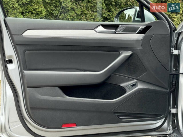 Серый Фольксваген Пассат, объемом двигателя 1.97 л и пробегом 227 тыс. км за 20499 $, фото 30 на Automoto.ua