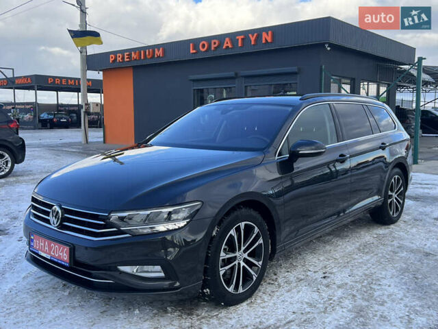 Сірий Фольксваген Пассат, об'ємом двигуна 1.97 л та пробігом 233 тис. км за 19932 $, фото 2 на Automoto.ua