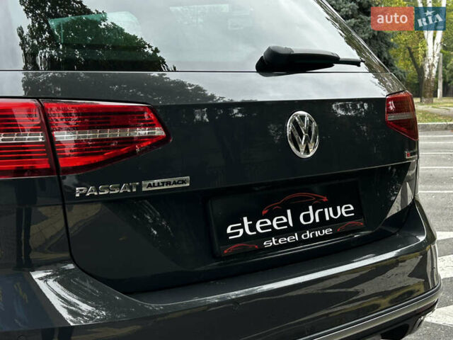 Серый Фольксваген Пассат, объемом двигателя 1.97 л и пробегом 259 тыс. км за 23999 $, фото 3 на Automoto.ua