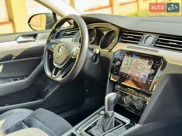 Фольксваген Пассат 2019 в Ужгороде на Automoto.ua Серый Фольксваген Пассат, объемом двигателя 1.97 л и пробегом 243 тыс. км за 18300 $, фото 46 на Automoto.ua