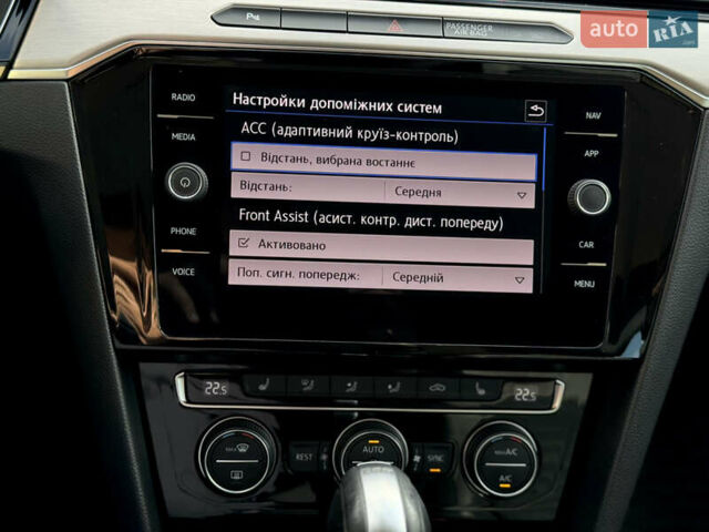 Фольксваген Пассат 2019 в Ужгороде на Automoto.ua Серый Фольксваген Пассат, объемом двигателя 1.97 л и пробегом 243 тыс. км за 18300 $, фото 32 на Automoto.ua