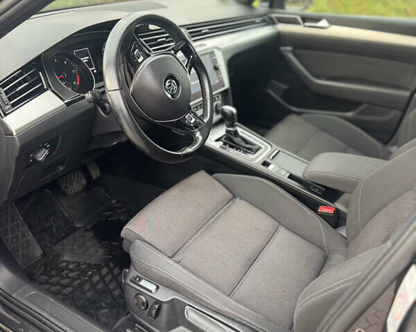 Серый Фольксваген Пассат, объемом двигателя 1.97 л и пробегом 276 тыс. км за 18500 $, фото 24 на Automoto.ua