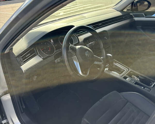 Сірий Фольксваген Пассат, об'ємом двигуна 1.97 л та пробігом 163 тис. км за 18500 $, фото 21 на Automoto.ua