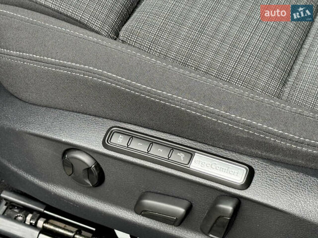 Серый Фольксваген Пассат, объемом двигателя 1.97 л и пробегом 227 тыс. км за 20499 $, фото 37 на Automoto.ua