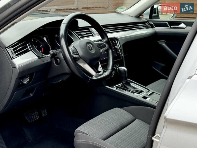 Серый Фольксваген Пассат, объемом двигателя 1.97 л и пробегом 227 тыс. км за 20499 $, фото 41 на Automoto.ua