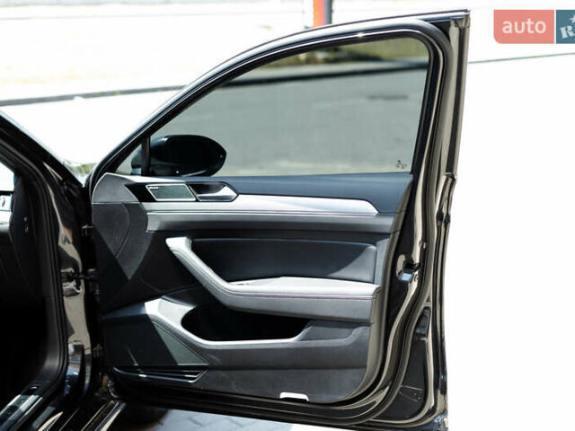 Серый Фольксваген Пассат, объемом двигателя 1.97 л и пробегом 212 тыс. км за 25200 $, фото 18 на Automoto.ua