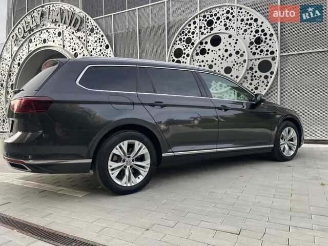 Серый Фольксваген Пассат, объемом двигателя 1.97 л и пробегом 188 тыс. км за 22500 $, фото 8 на Automoto.ua