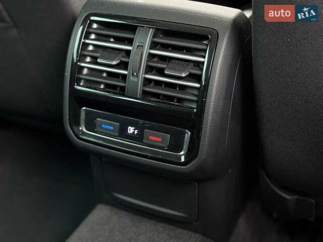 Сірий Фольксваген Пассат, об'ємом двигуна 1.97 л та пробігом 231 тис. км за 16950 $, фото 47 на Automoto.ua