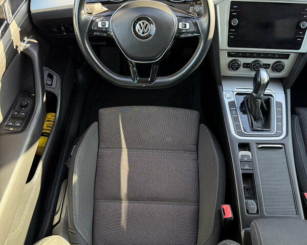 Сірий Фольксваген Пассат, об'ємом двигуна 2 л та пробігом 221 тис. км за 16500 $, фото 42 на Automoto.ua