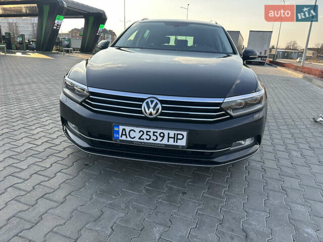 Сірий Фольксваген Пассат, об'ємом двигуна 1.6 л та пробігом 281 тис. км за 15999 $, фото 2 на Automoto.ua