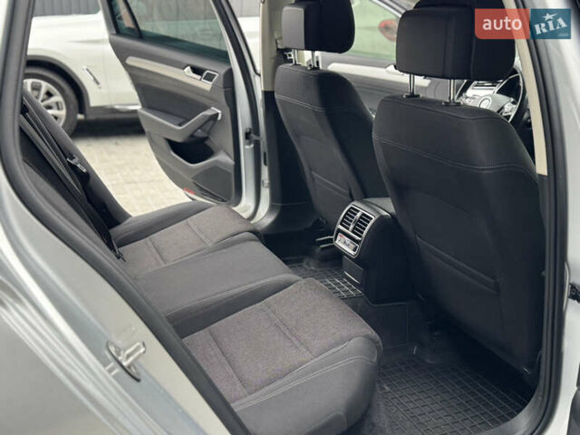 Сірий Фольксваген Пассат, об'ємом двигуна 2 л та пробігом 281 тис. км за 17500 $, фото 37 на Automoto.ua