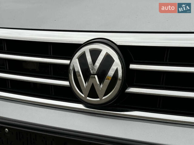 Серый Фольксваген Пассат, объемом двигателя 1.97 л и пробегом 227 тыс. км за 20499 $, фото 18 на Automoto.ua