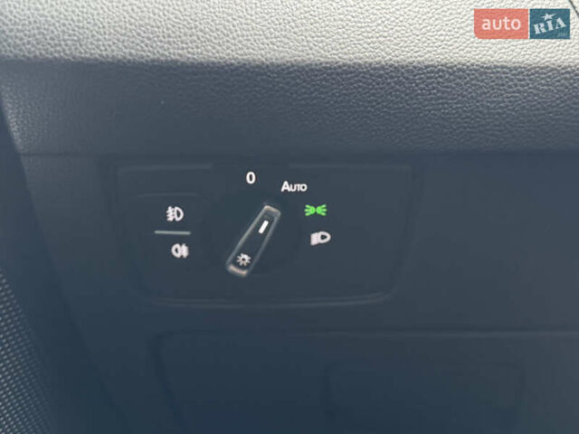 Сірий Фольксваген Пассат, об'ємом двигуна 2 л та пробігом 281 тис. км за 17500 $, фото 20 на Automoto.ua