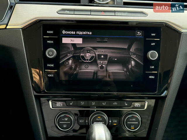 Фольксваген Пассат 2019 в Ужгороде на Automoto.ua Серый Фольксваген Пассат, объемом двигателя 1.97 л и пробегом 243 тыс. км за 18300 $, фото 36 на Automoto.ua