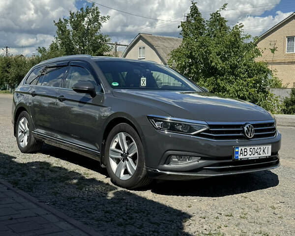 Серый Фольксваген Пассат, объемом двигателя 1.97 л и пробегом 185 тыс. км за 28000 $, фото 1 на Automoto.ua