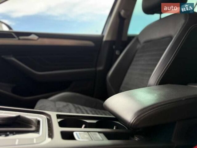Фольксваген Пассат 2020 в Ужгороде на Automoto.ua Серый Фольксваген Пассат, объемом двигателя 1.97 л и пробегом 190 тыс. км за 20999 $, фото 33 на Automoto.ua