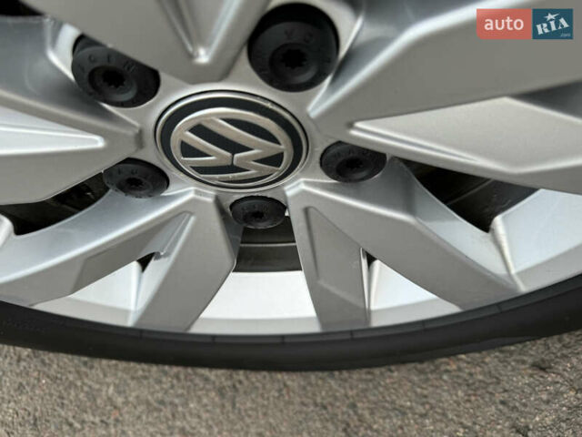 Серый Фольксваген Пассат, объемом двигателя 2 л и пробегом 220 тыс. км за 19800 $, фото 18 на Automoto.ua