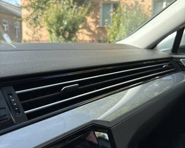 Серый Фольксваген Пассат, объемом двигателя 1.97 л и пробегом 207 тыс. км за 23000 $, фото 14 на Automoto.ua