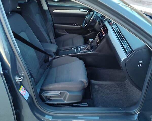 Серый Фольксваген Пассат, объемом двигателя 2 л и пробегом 260 тыс. км за 19281 $, фото 12 на Automoto.ua