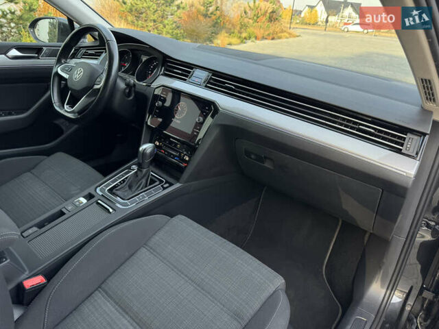 Серый Фольксваген Пассат, объемом двигателя 2 л и пробегом 170 тыс. км за 21900 $, фото 29 на Automoto.ua
