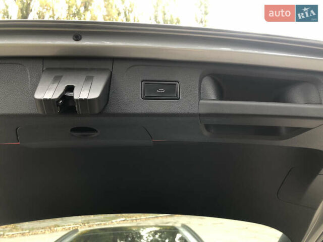 Серый Фольксваген Пассат, объемом двигателя 1.97 л и пробегом 185 тыс. км за 22950 $, фото 58 на Automoto.ua