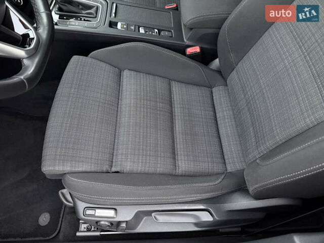 Сірий Фольксваген Пассат, об'ємом двигуна 2 л та пробігом 269 тис. км за 18750 $, фото 21 на Automoto.ua