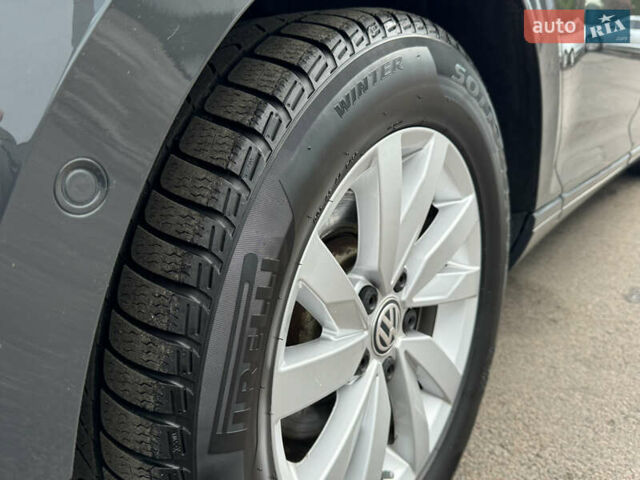 Серый Фольксваген Пассат, объемом двигателя 2 л и пробегом 220 тыс. км за 19800 $, фото 20 на Automoto.ua