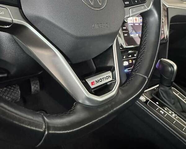 Серый Фольксваген Пассат, объемом двигателя 1.97 л и пробегом 203 тыс. км за 24000 $, фото 8 на Automoto.ua