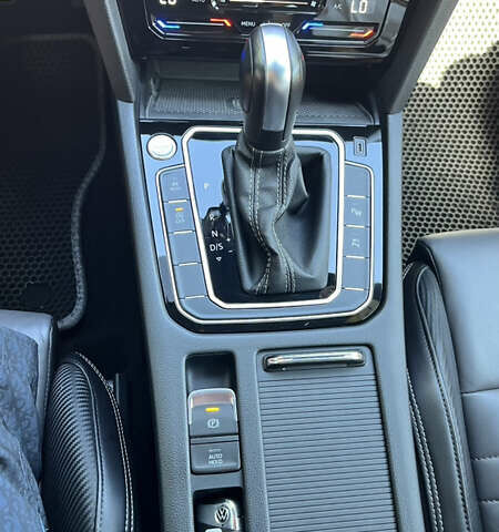 Серый Фольксваген Пассат, объемом двигателя 1.97 л и пробегом 176 тыс. км за 27900 $, фото 36 на Automoto.ua