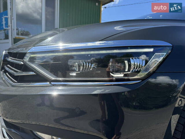 Серый Фольксваген Пассат, объемом двигателя 1.97 л и пробегом 185 тыс. км за 28000 $, фото 26 на Automoto.ua