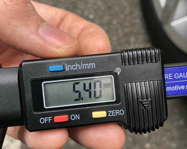 Серый Фольксваген Пассат, объемом двигателя 1.97 л и пробегом 185 тыс. км за 22950 $, фото 36 на Automoto.ua