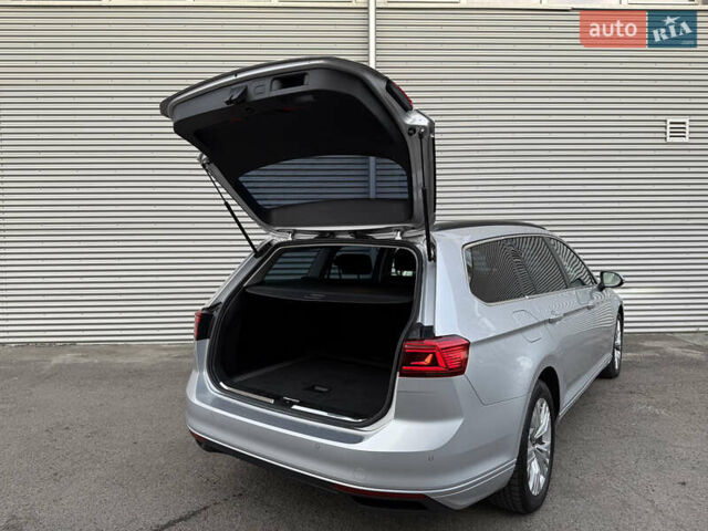 Серый Фольксваген Пассат, объемом двигателя 2 л и пробегом 205 тыс. км за 19500 $, фото 34 на Automoto.ua