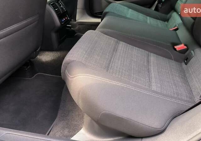 Серый Фольксваген Пассат, объемом двигателя 2 л и пробегом 162 тыс. км за 26000 $, фото 35 на Automoto.ua