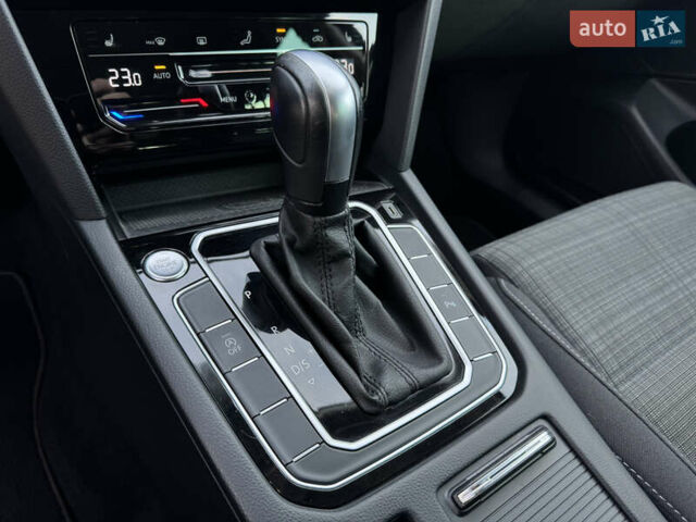 Серый Фольксваген Пассат, объемом двигателя 2 л и пробегом 170 тыс. км за 21900 $, фото 21 на Automoto.ua