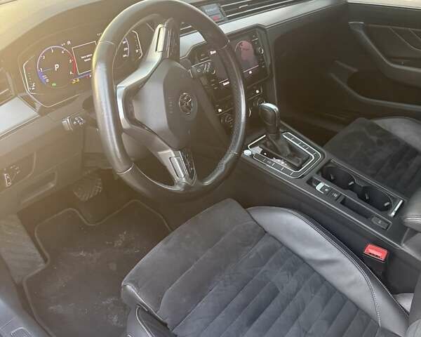 Серый Фольксваген Пассат, объемом двигателя 1.97 л и пробегом 197 тыс. км за 22700 $, фото 5 на Automoto.ua