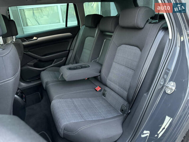 Серый Фольксваген Пассат, объемом двигателя 2 л и пробегом 220 тыс. км за 19800 $, фото 78 на Automoto.ua