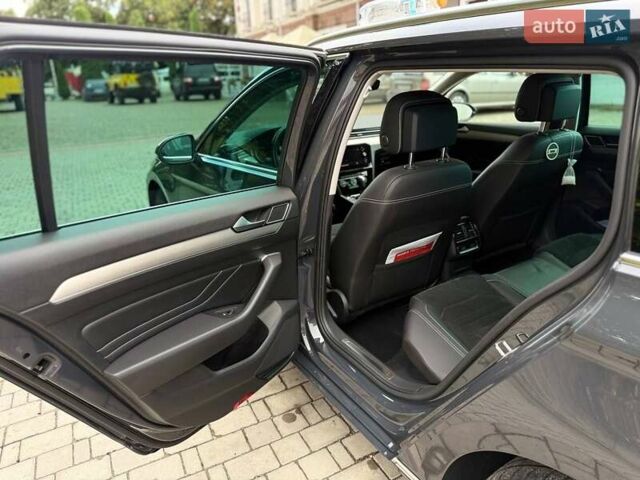 Фольксваген Пассат 2020 в Ужгороде на Automoto.ua Серый Фольксваген Пассат, объемом двигателя 1.97 л и пробегом 190 тыс. км за 20999 $, фото 22 на Automoto.ua