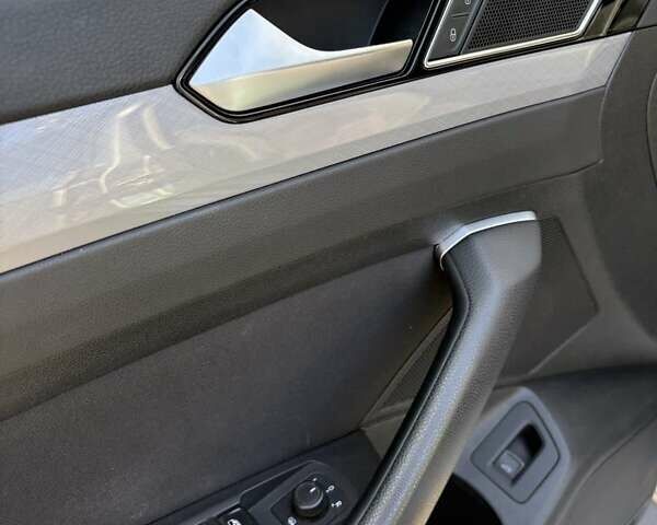 Серый Фольксваген Пассат, объемом двигателя 1.97 л и пробегом 207 тыс. км за 23000 $, фото 18 на Automoto.ua